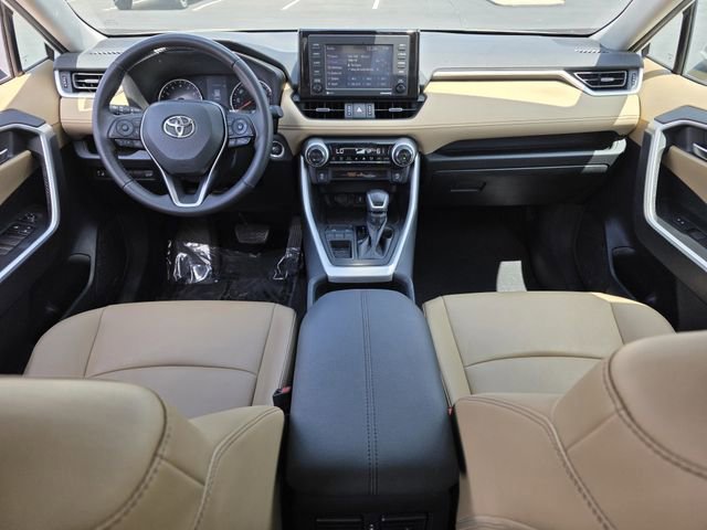 Used 2021 Toyota RAV4 XLE Premium image 8