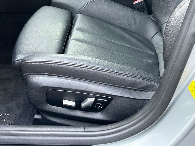Used 2019 BMW 530i w/ Convenience Package RWD image 16