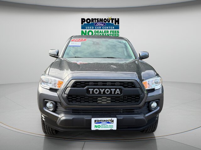 Used 2023 Toyota Tacoma SR5 AWD/4WD image 9