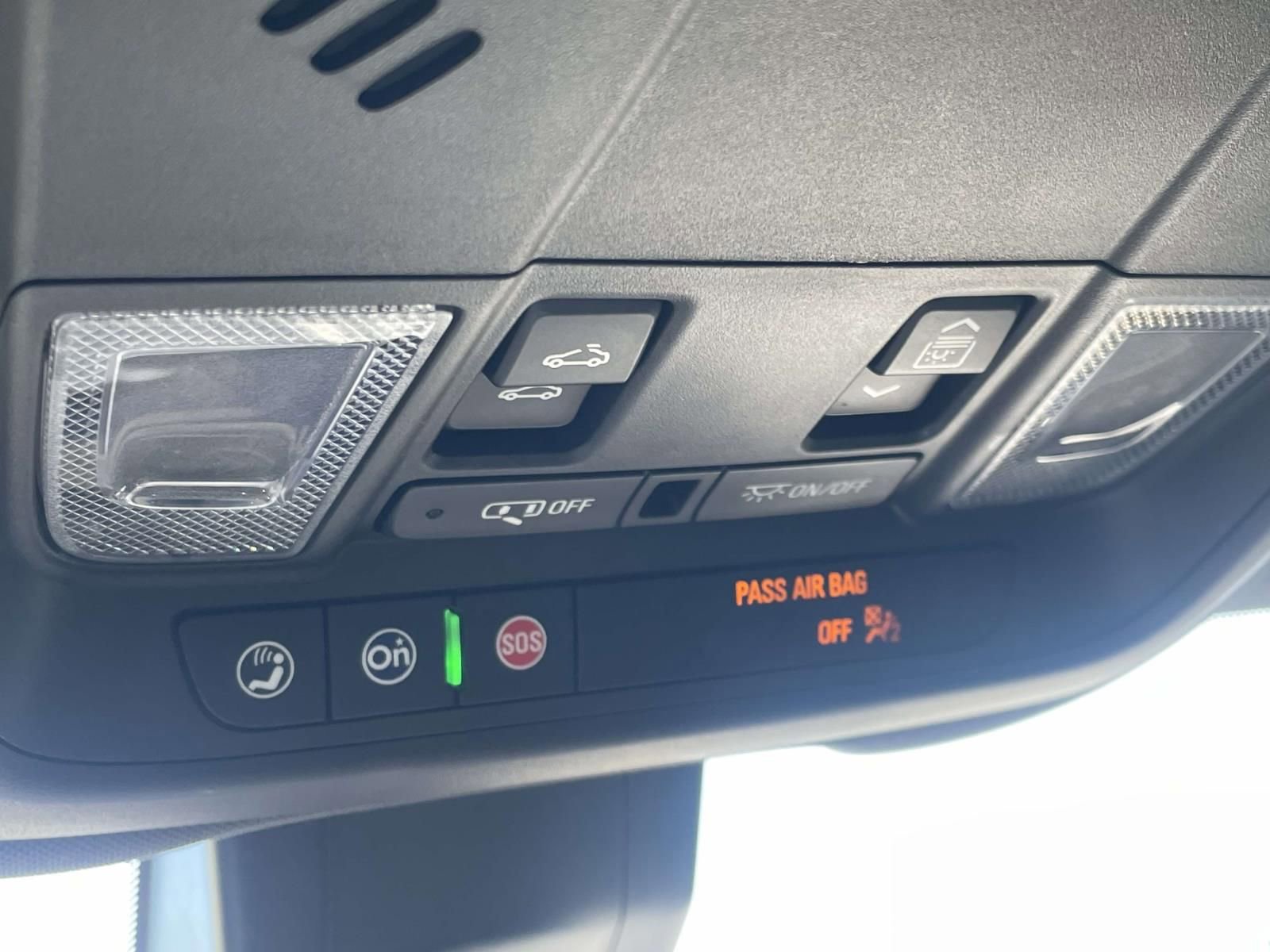 Used 2022 Chevrolet Equinox RS w/ RS Leather Package image 29