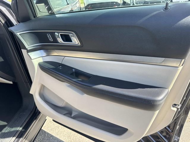 Certified 2019 Ford Explorer XLT FWD image 35