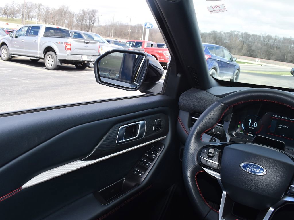 Certified 2025 Ford Explorer ST AWD/4WD image 18