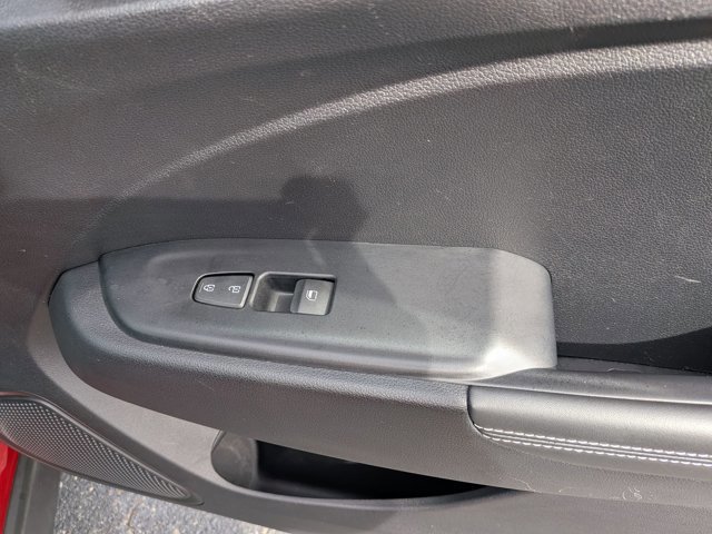 Used 2025 Hyundai Venue Limited image 34