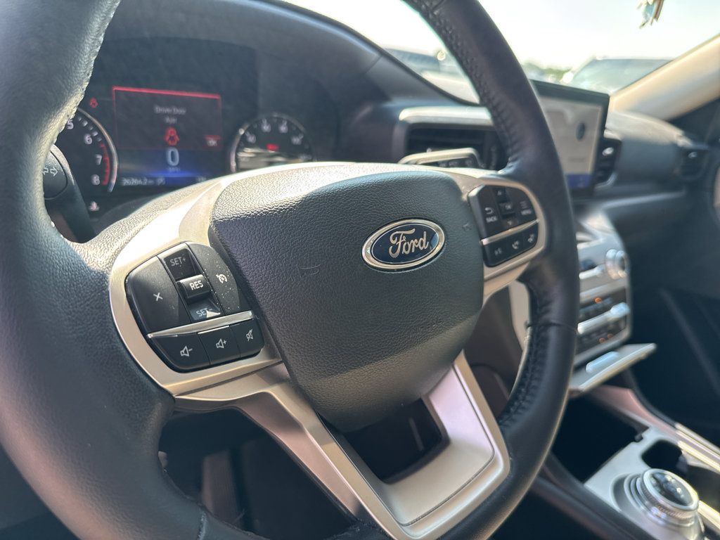 Certified 2024 Ford Explorer XLT RWD image 16