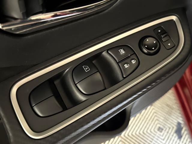 Used 2023 Nissan Versa SR w/ Lighting Package FWD image 16