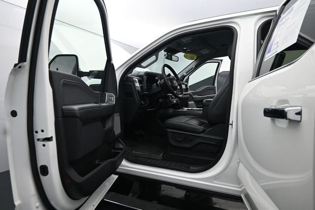 Certified 2025 Ford F350 Lariat w/ Lariat Ultimate Package AWD/4WD image 17