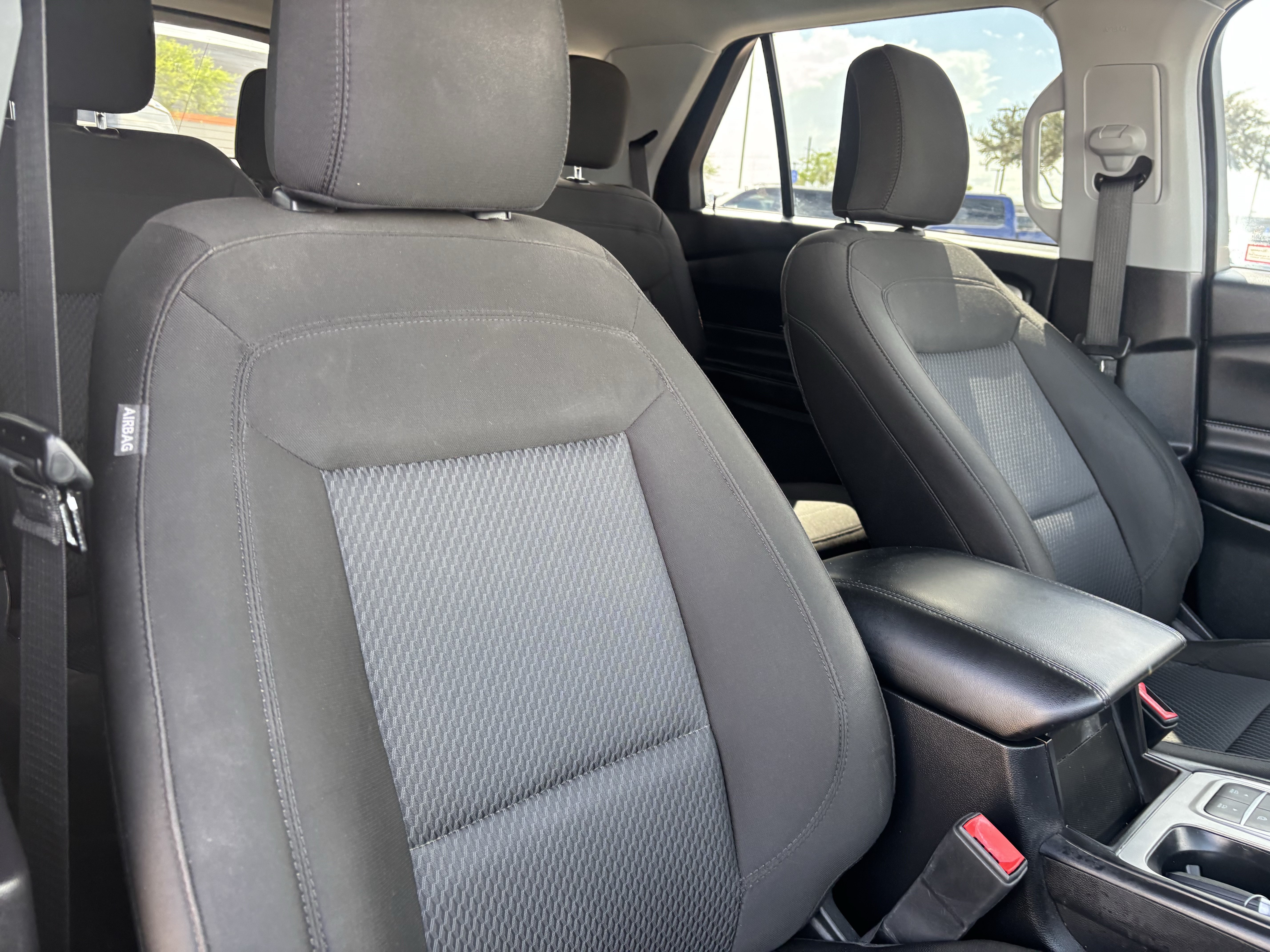 Certified 2022 Ford Explorer XLT RWD image 25