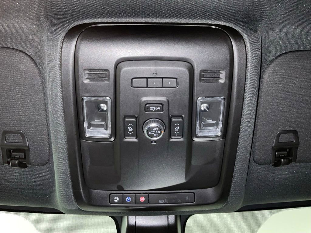 Used 2022 Chevrolet Tahoe RST w/ Luxury Package RWD image 22