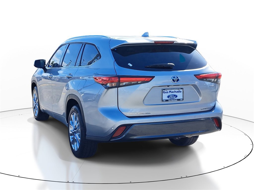 Used 2021 Toyota Highlander Limited image 2