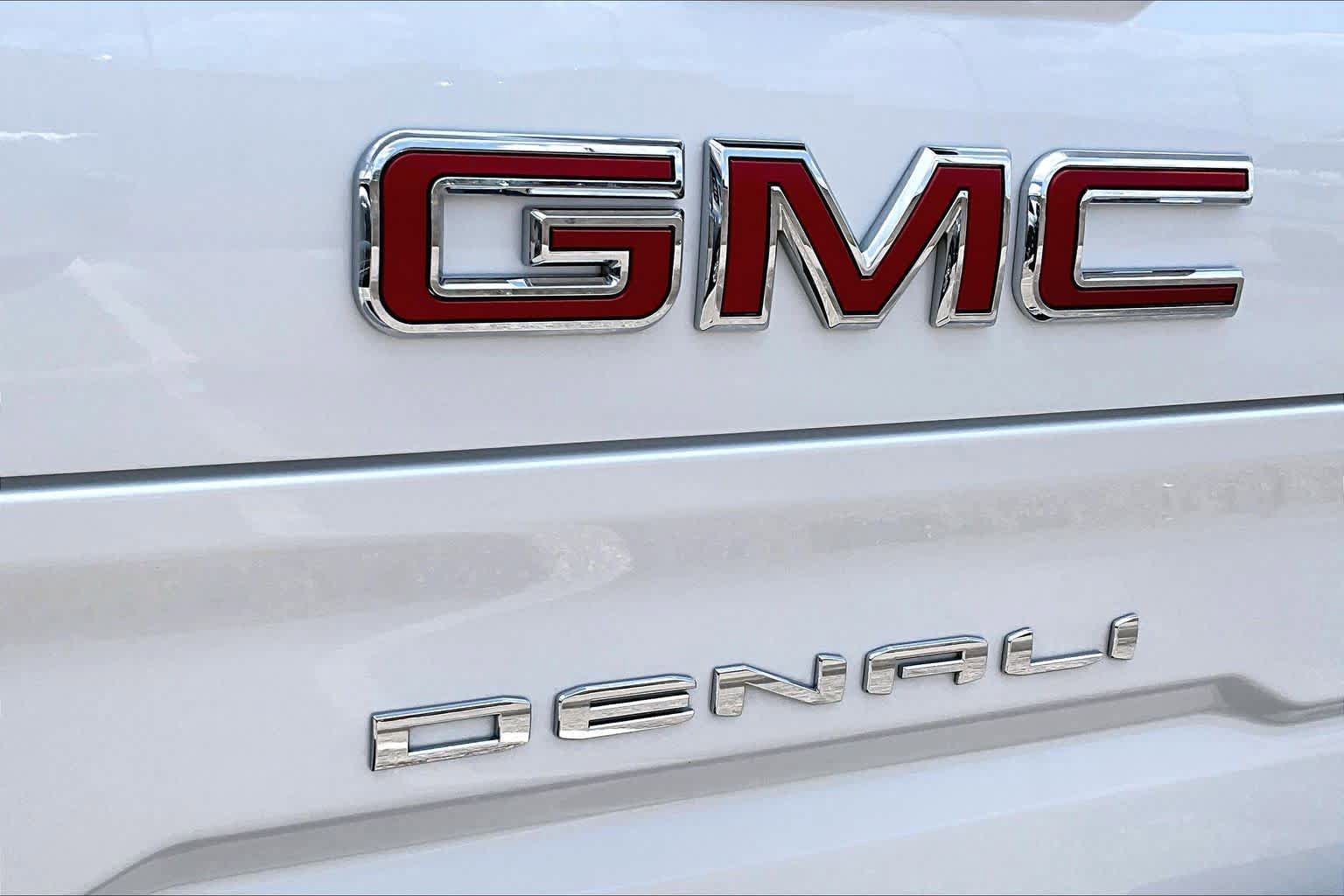 Used 2024 GMC Sierra 1500 Denali w/ Denali Reserve Package AWD/4WD image 31