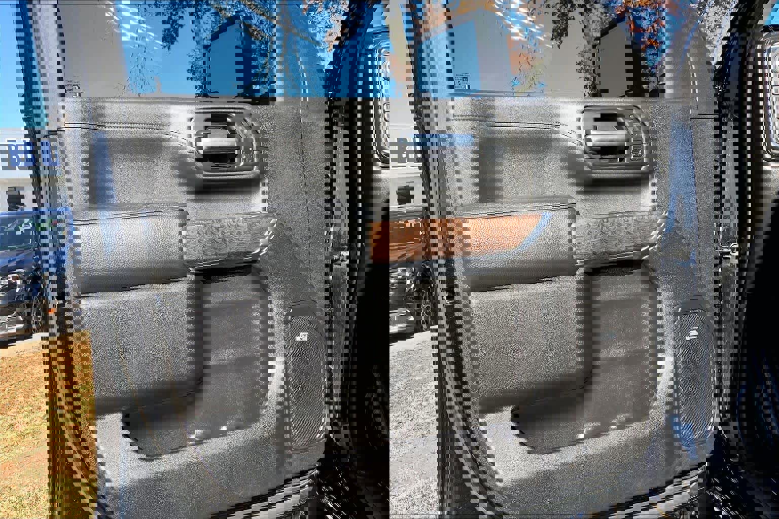 Used 2022 GMC Sierra 2500 Denali w/ Denali Black Diamond Edition image 21