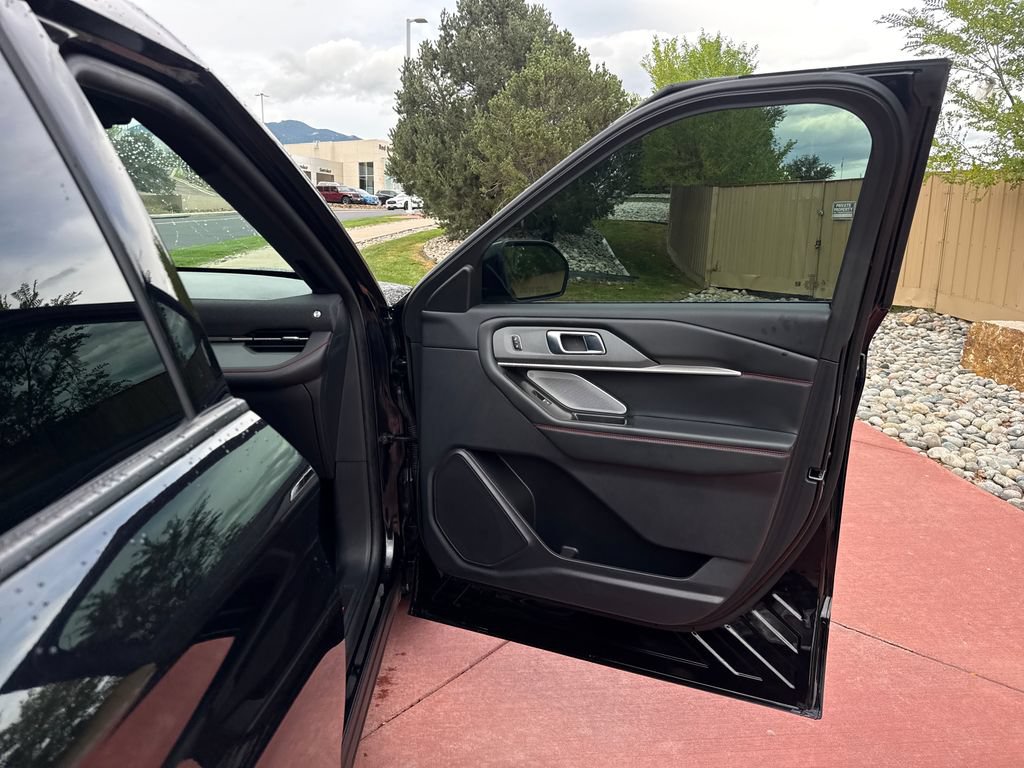 Certified 2025 Ford Explorer ST AWD/4WD image 31