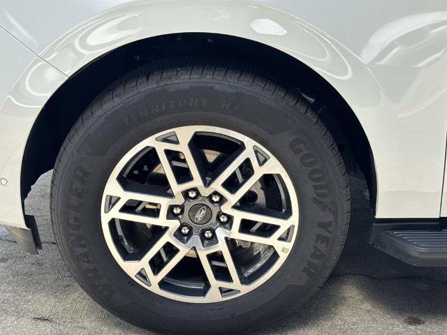 Certified 2025 Ford Expedition Max Active RWD image 4