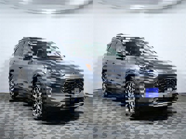 Certified 2022 Ford Escape Titanium w/ Class II Trailer Tow Package image 5