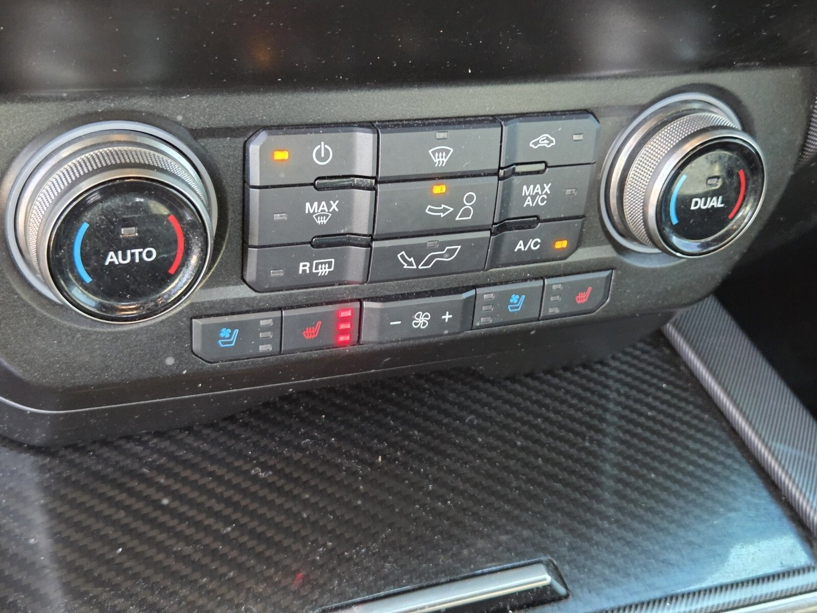 Certified 2020 Ford F150 Raptor w/ Equipment Group 802A Luxury image 23