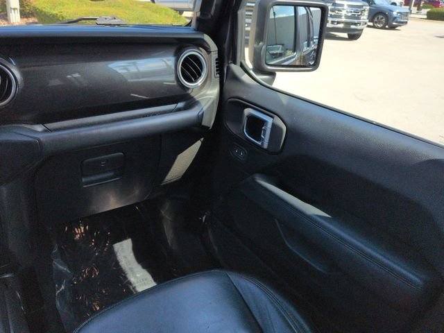 Used 2019 Jeep Wrangler Unlimited Sahara AWD/4WD image 17