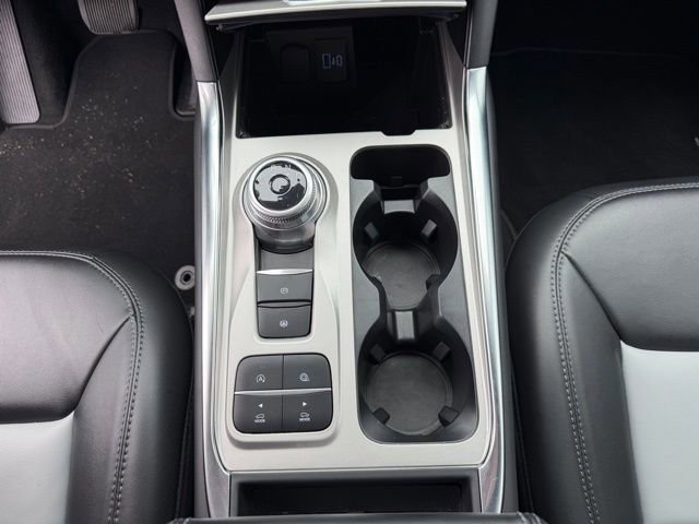Certified 2023 Ford Explorer XLT w/ Equipment Group 202A RWD image 19