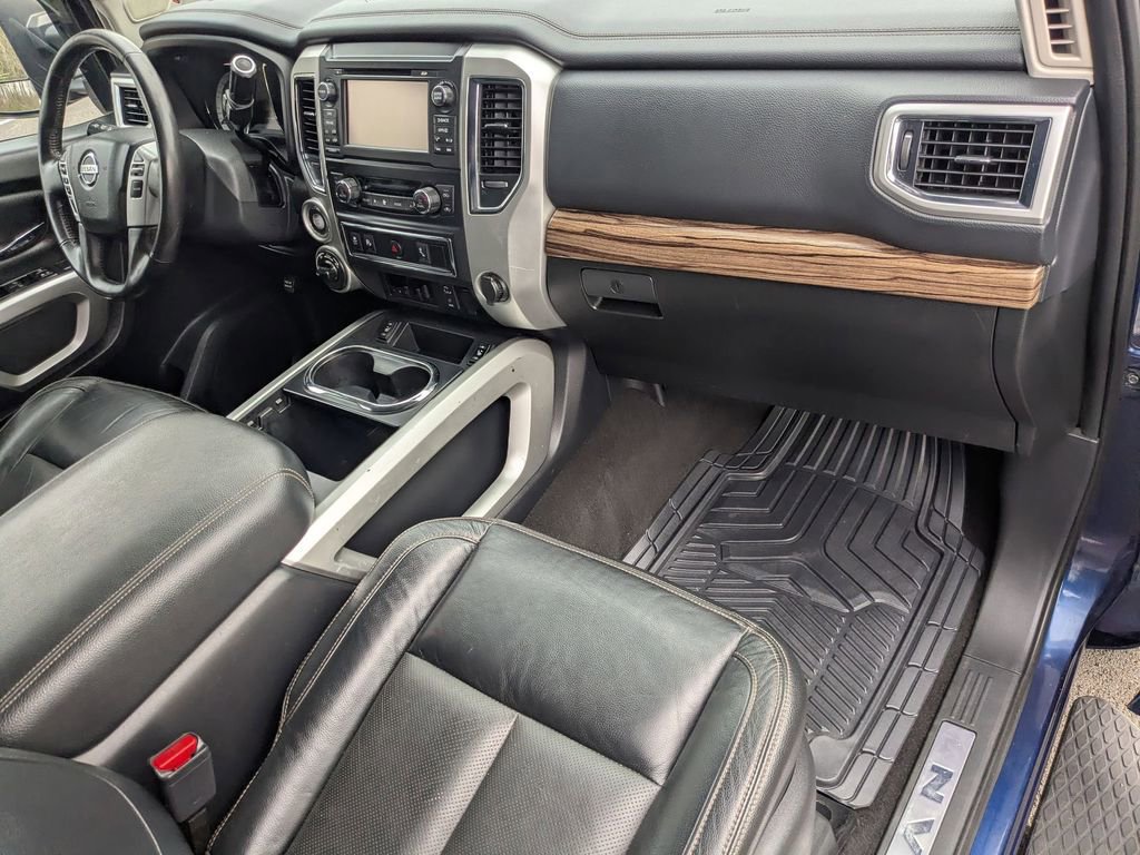 Used 2018 Nissan Titan SL w/ Chrome Package image 22