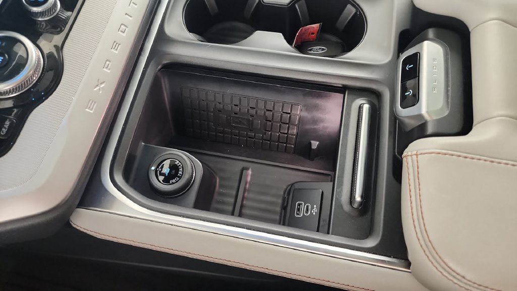 Certified 2025 Ford Expedition Active AWD/4WD image 20