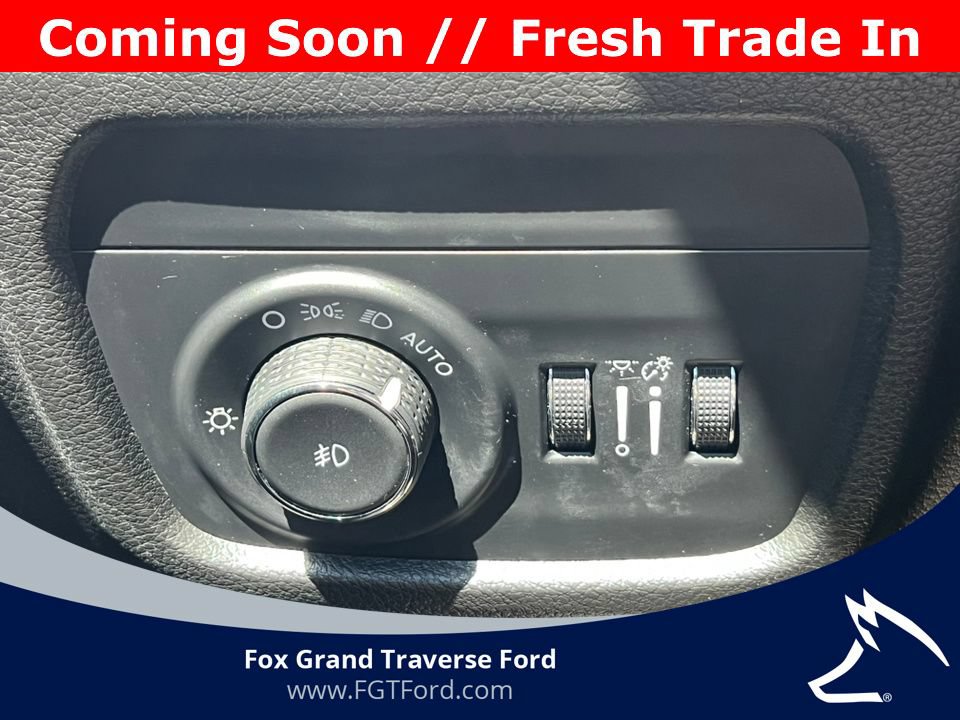 Used 2023 Jeep Grand Cherokee Overland w/ Luxury Tech Group IV AWD/4WD image 17