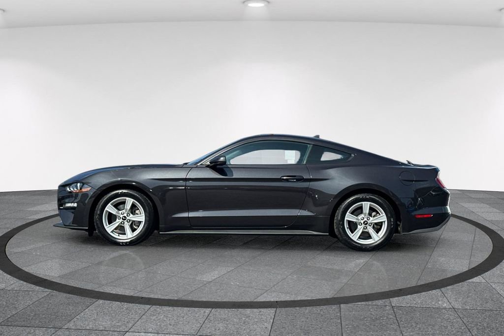 Certified 2022 Ford Mustang Coupe RWD image 9