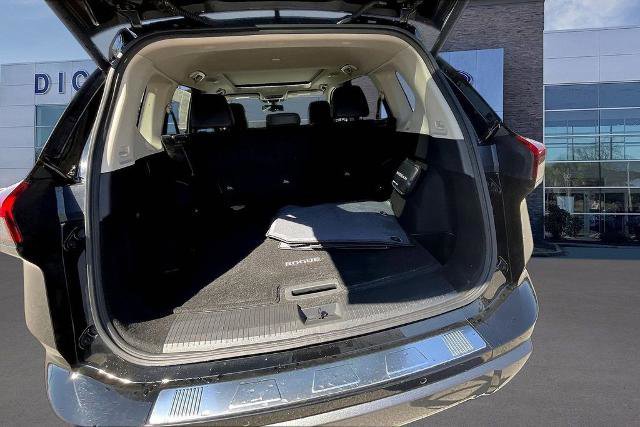 Used 2024 Nissan Rogue SL w/ SL Premium Package FWD image 26