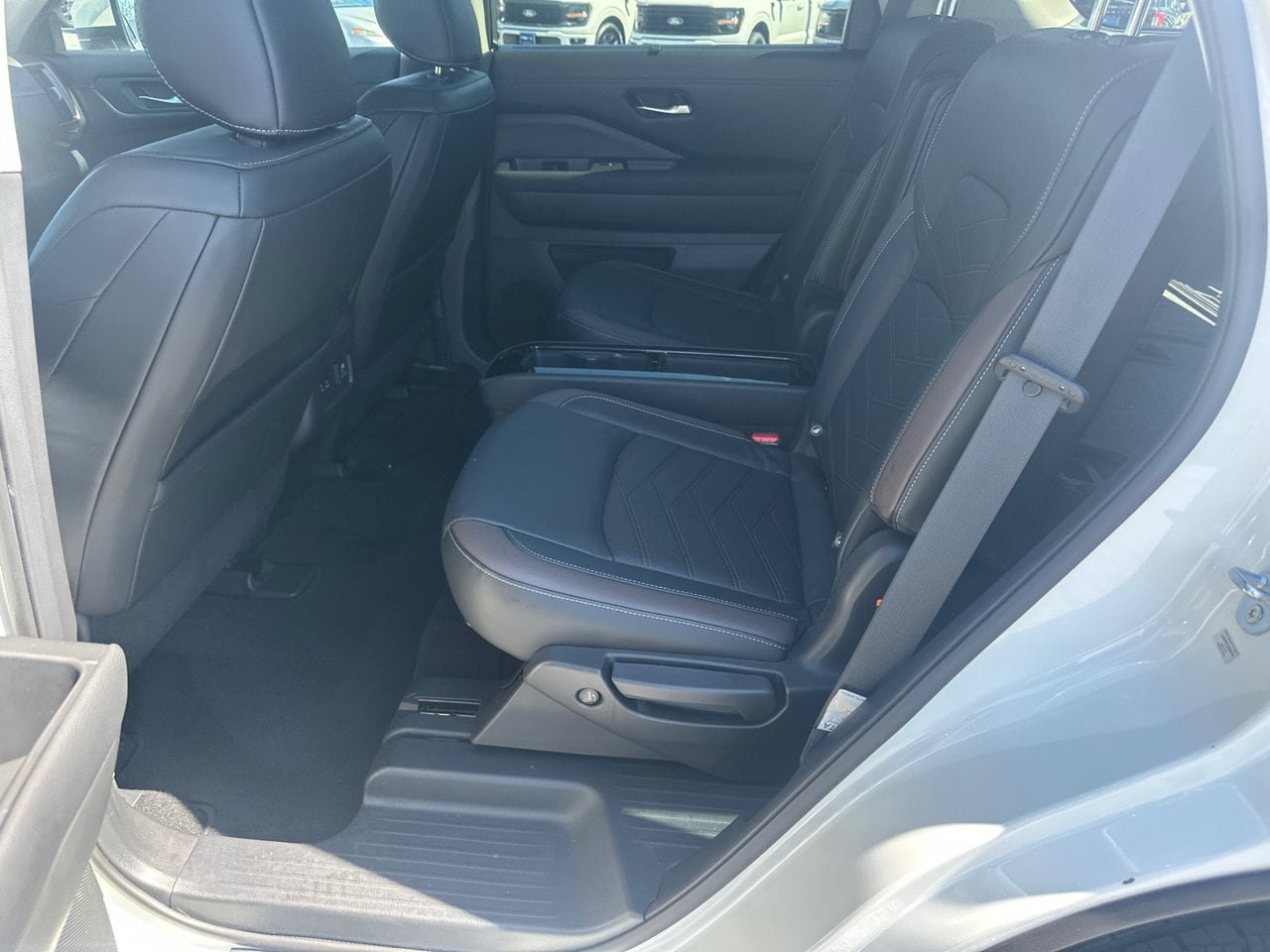 Used 2022 Nissan Pathfinder Platinum w/ Cargo Package FWD image 23
