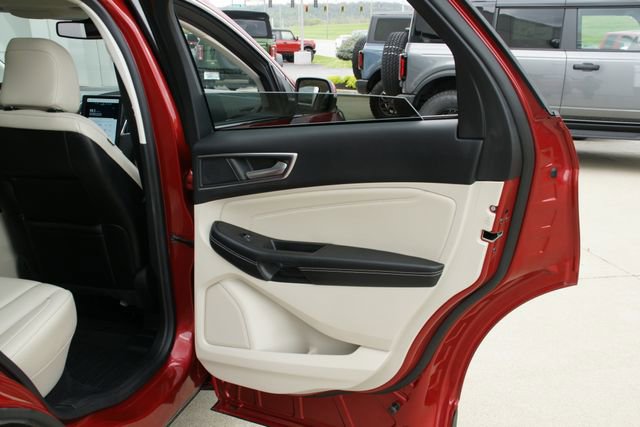 Certified 2022 Ford Edge Titanium w/ Class II Trailer Tow Package image 34