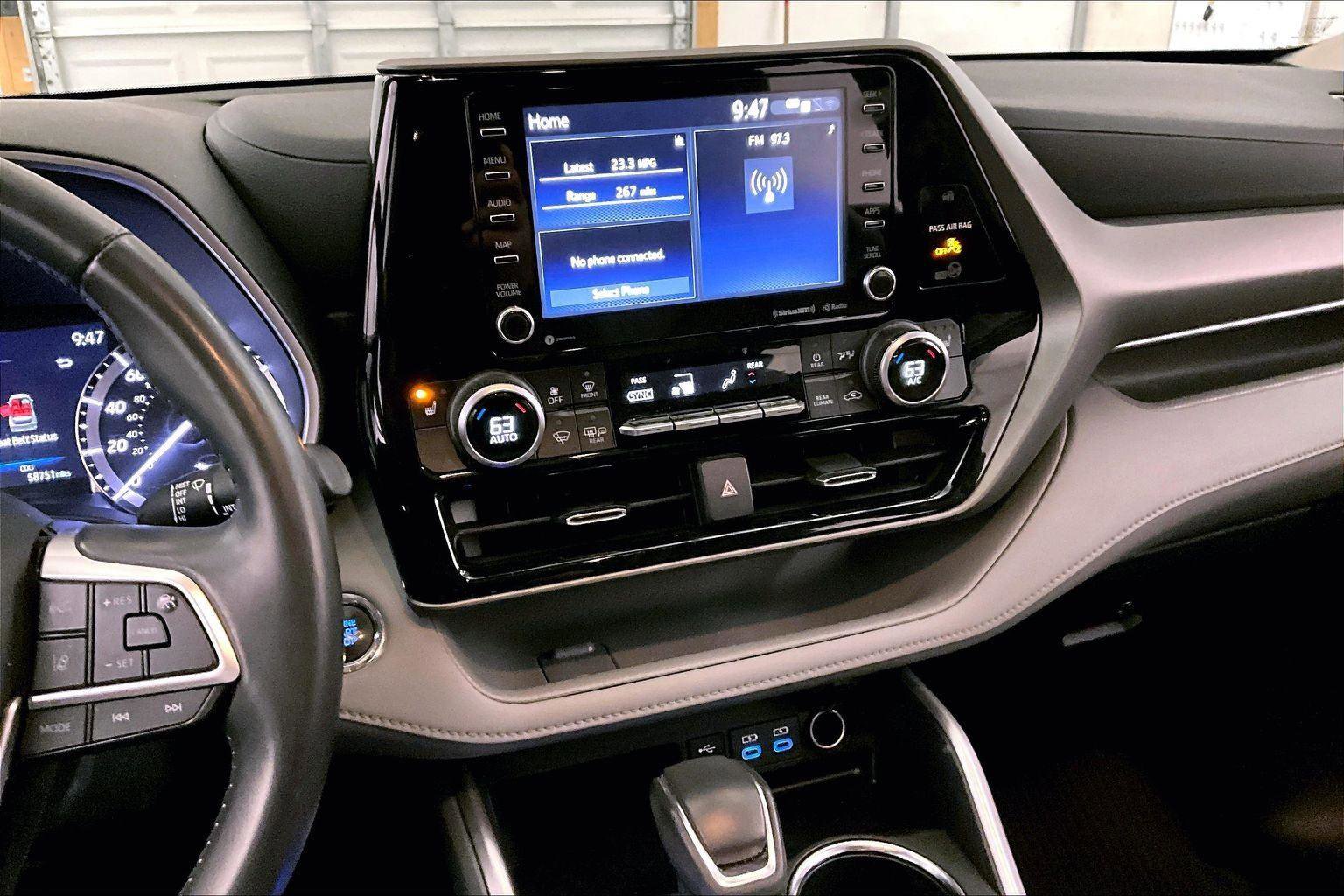 Used 2022 Toyota Highlander XLE image 6