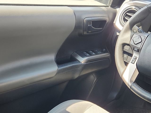 Used 2023 Toyota Tacoma SR5 AWD/4WD image 11