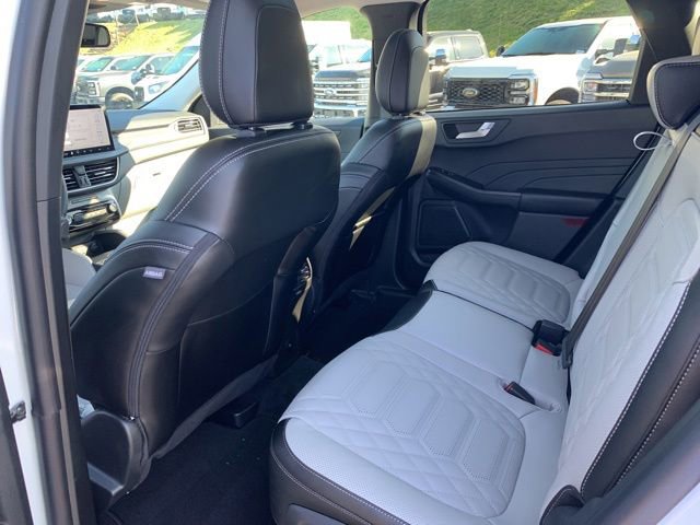Certified 2024 Ford Escape SE w/ PHEV Premium Package FWD image 19