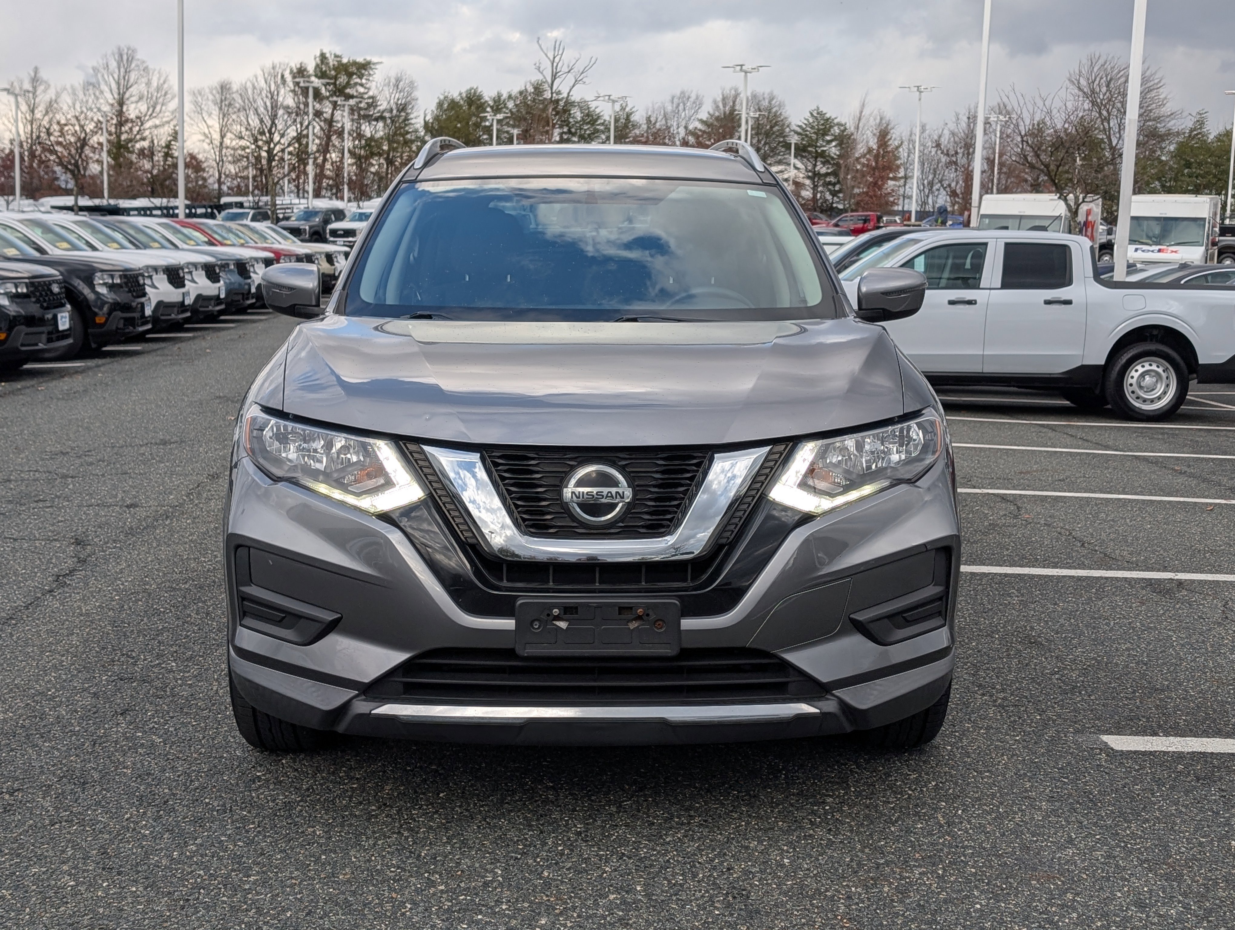 Used 2018 Nissan Rogue SV image 8