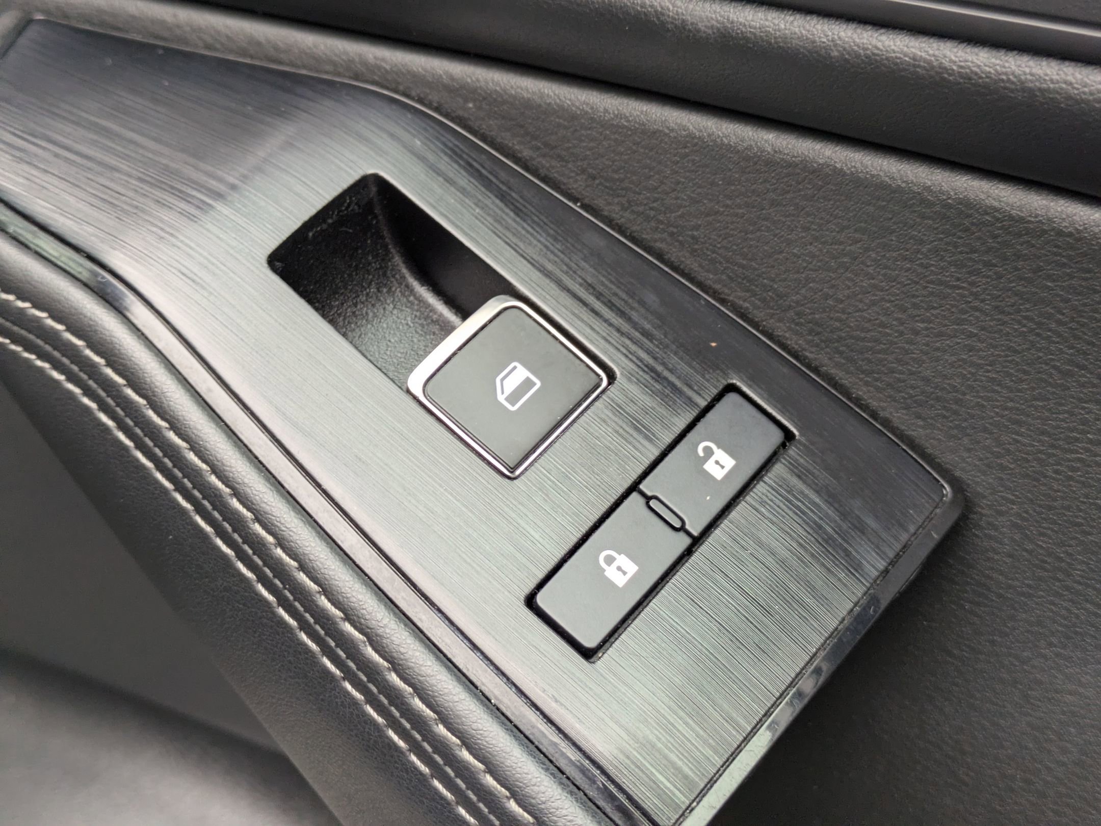 Used 2022 Nissan Rogue SL w/ SL Premium Package image 38