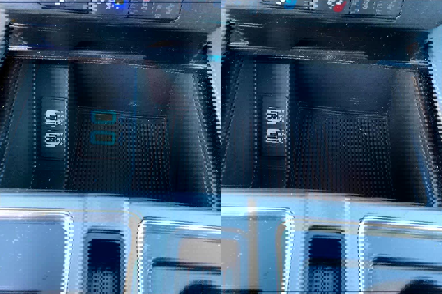 Certified 2018 Ford F150 Raptor w/ Equipment Group 802A Luxury image 31