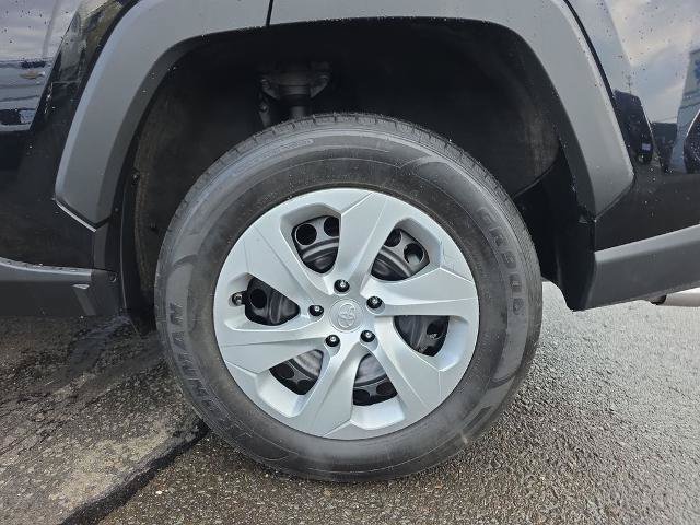Used 2024 Toyota RAV4 LE AWD/4WD image 13