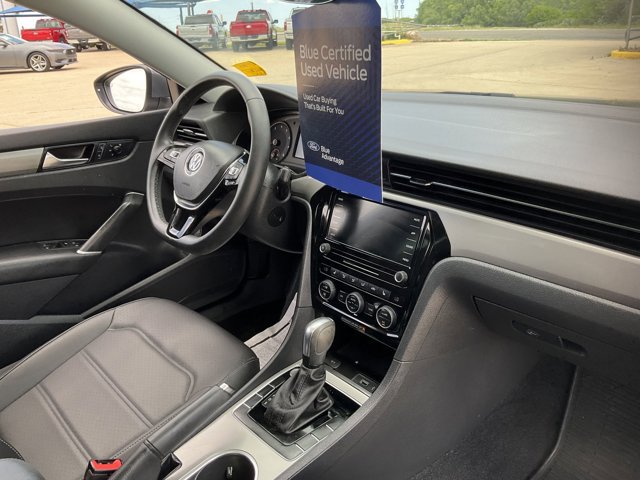 Used 2021 Volkswagen Passat 2.0T SE FWD image 19