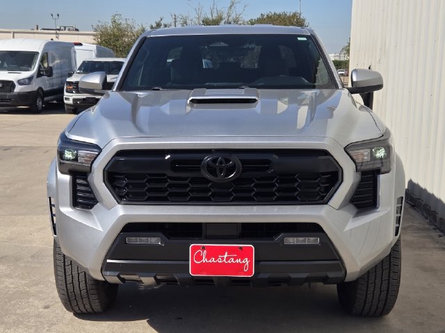 Used 2024 Toyota Tacoma TRD Sport AWD/4WD image 2