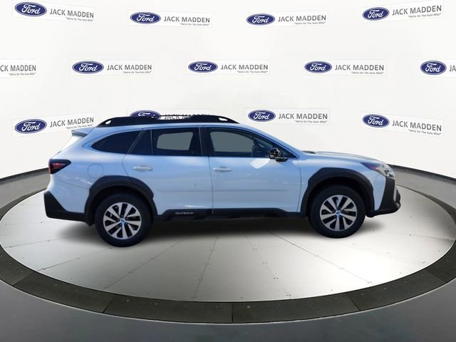 Used 2024 Subaru Outback Premium AWD/4WD image 2
