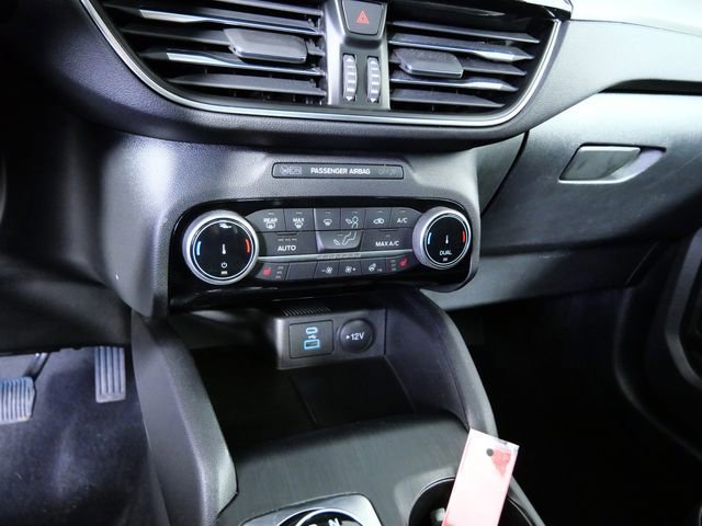 Certified 2022 Ford Escape Titanium w/ Class II Trailer Tow Package image 19