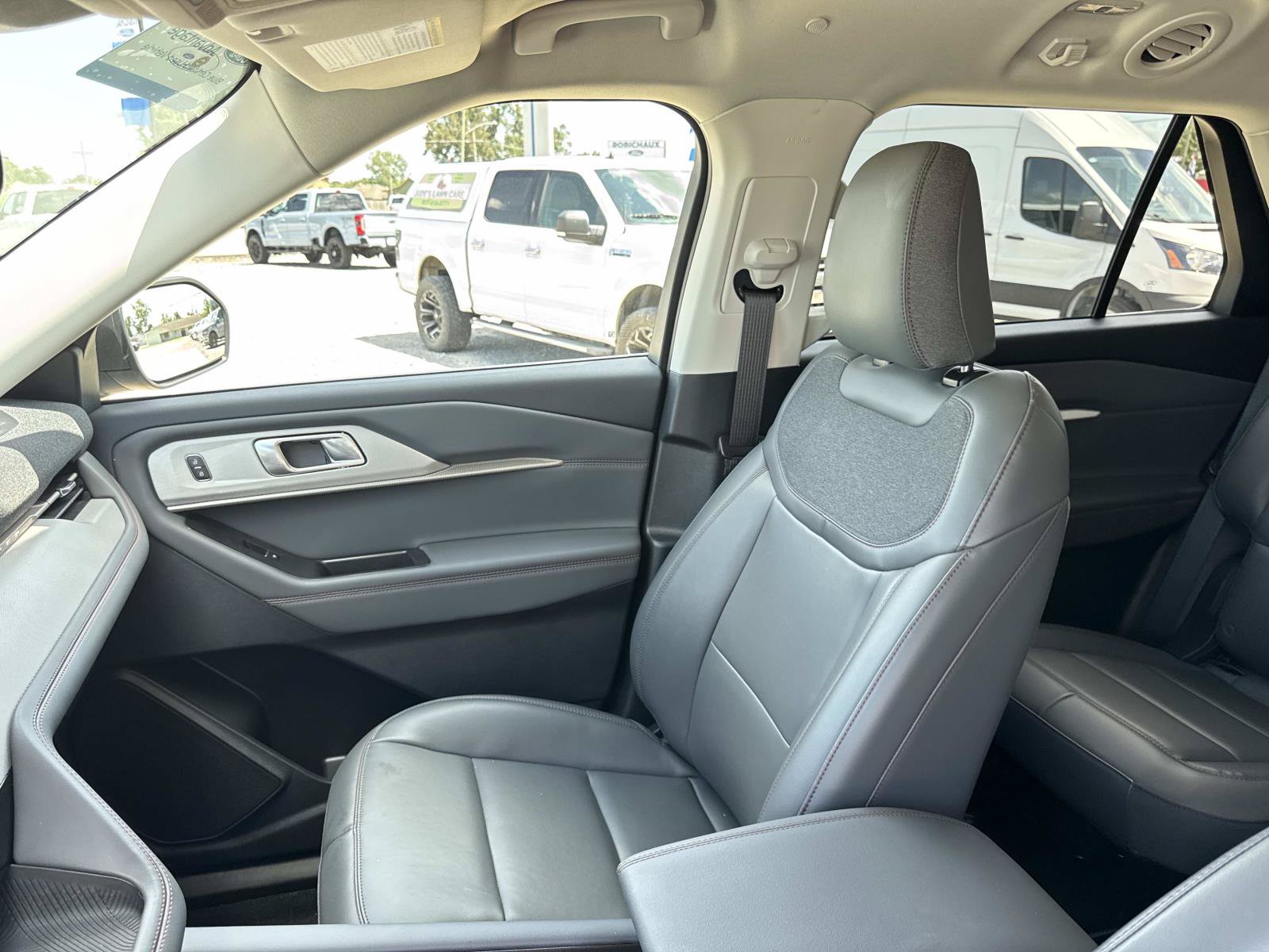 Certified 2026 Ford Explorer Active w/ Active Comfort Package RWD image 15