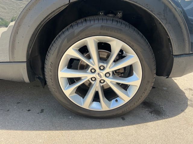 Certified 2022 Ford Explorer Platinum w/ Equipment Group 601A AWD/4WD image 9