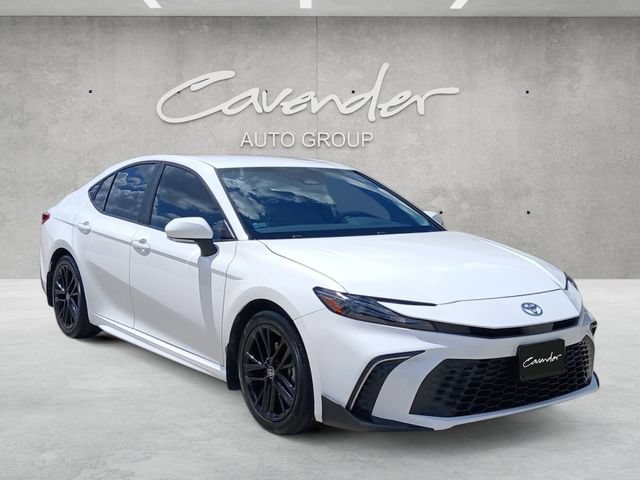 Used 2025 Toyota Camry SE FWD image 2