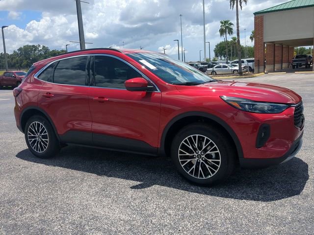 Certified 2025 Ford Escape SE w/ PHEV Premium Package FWD image 2