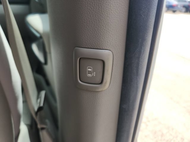 Used 2021 Kia Sedona LX FWD image 16