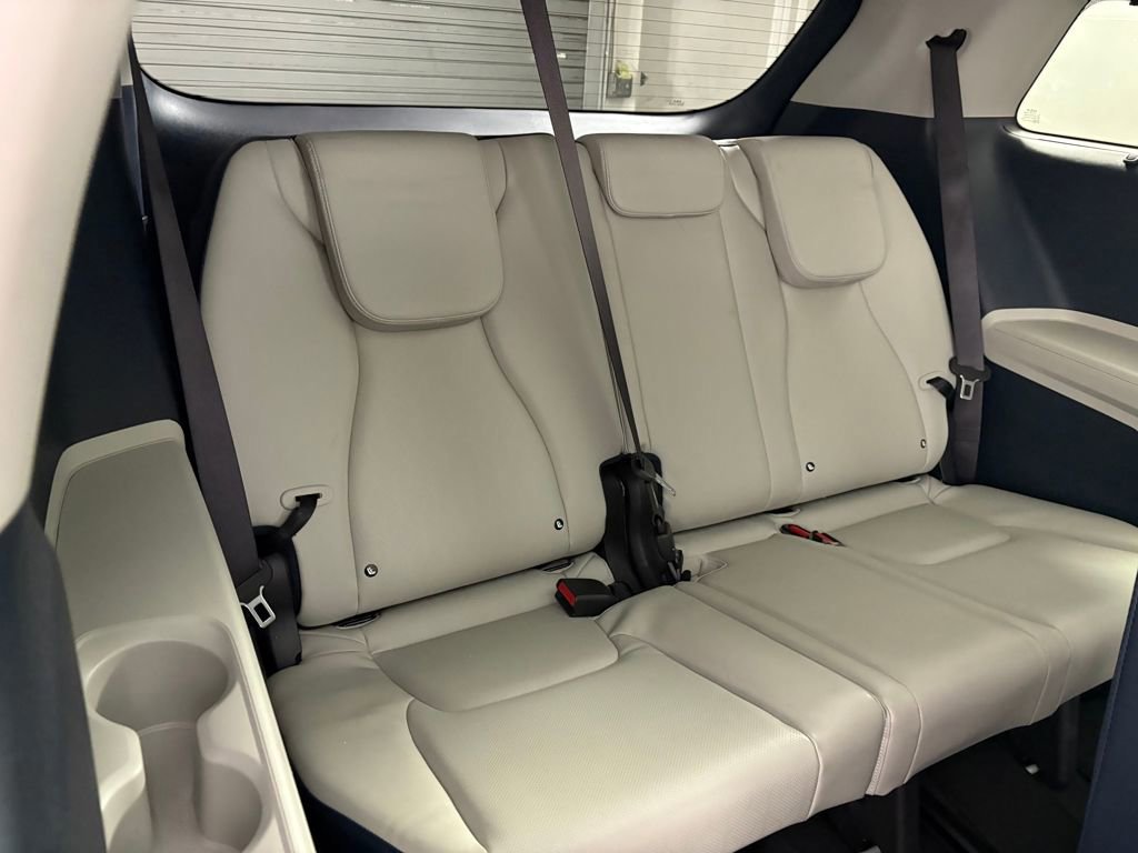 Used 2025 Kia Carnival SX image 34