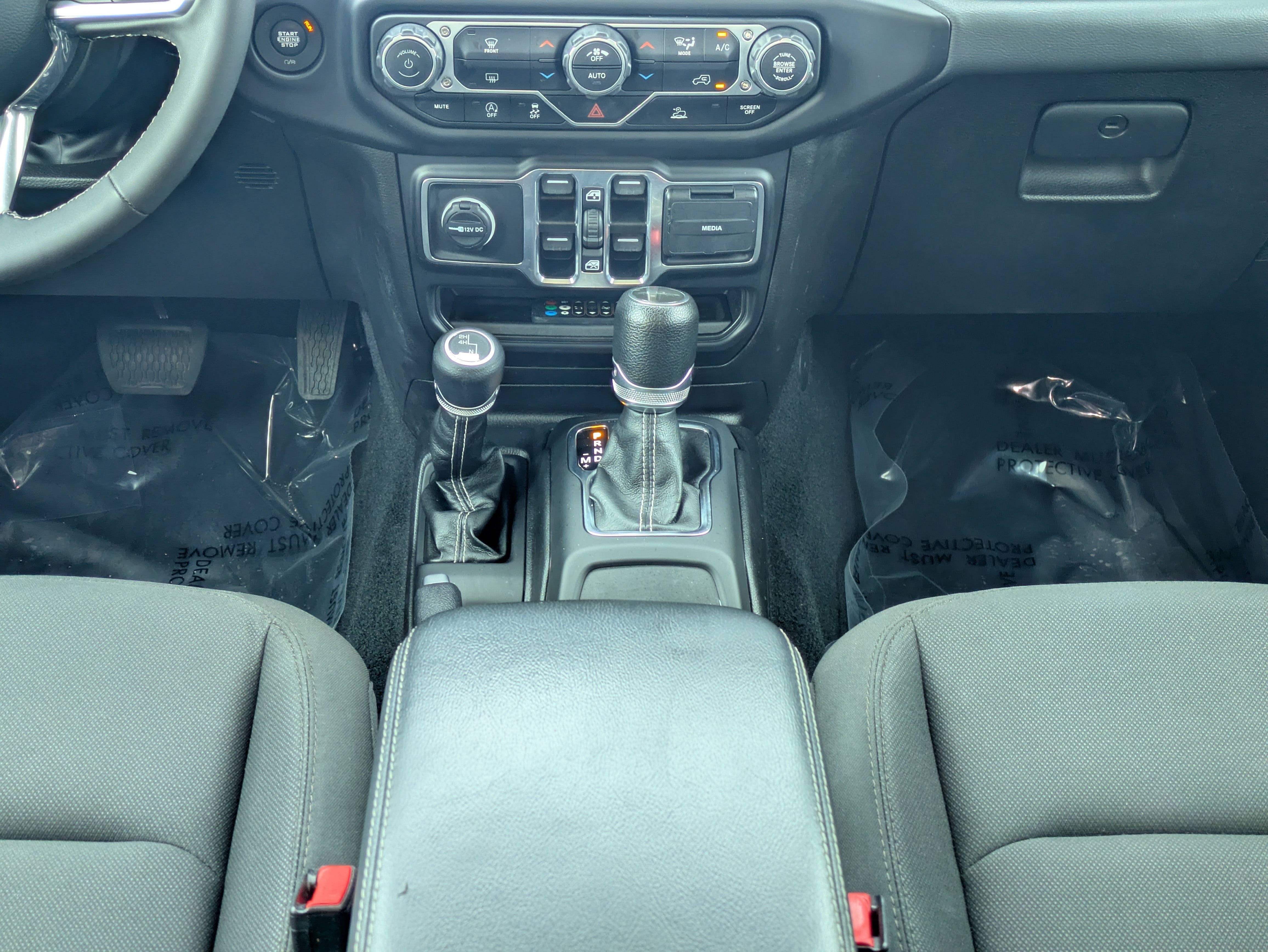 Used 2023 Jeep Gladiator Overland AWD/4WD image 22