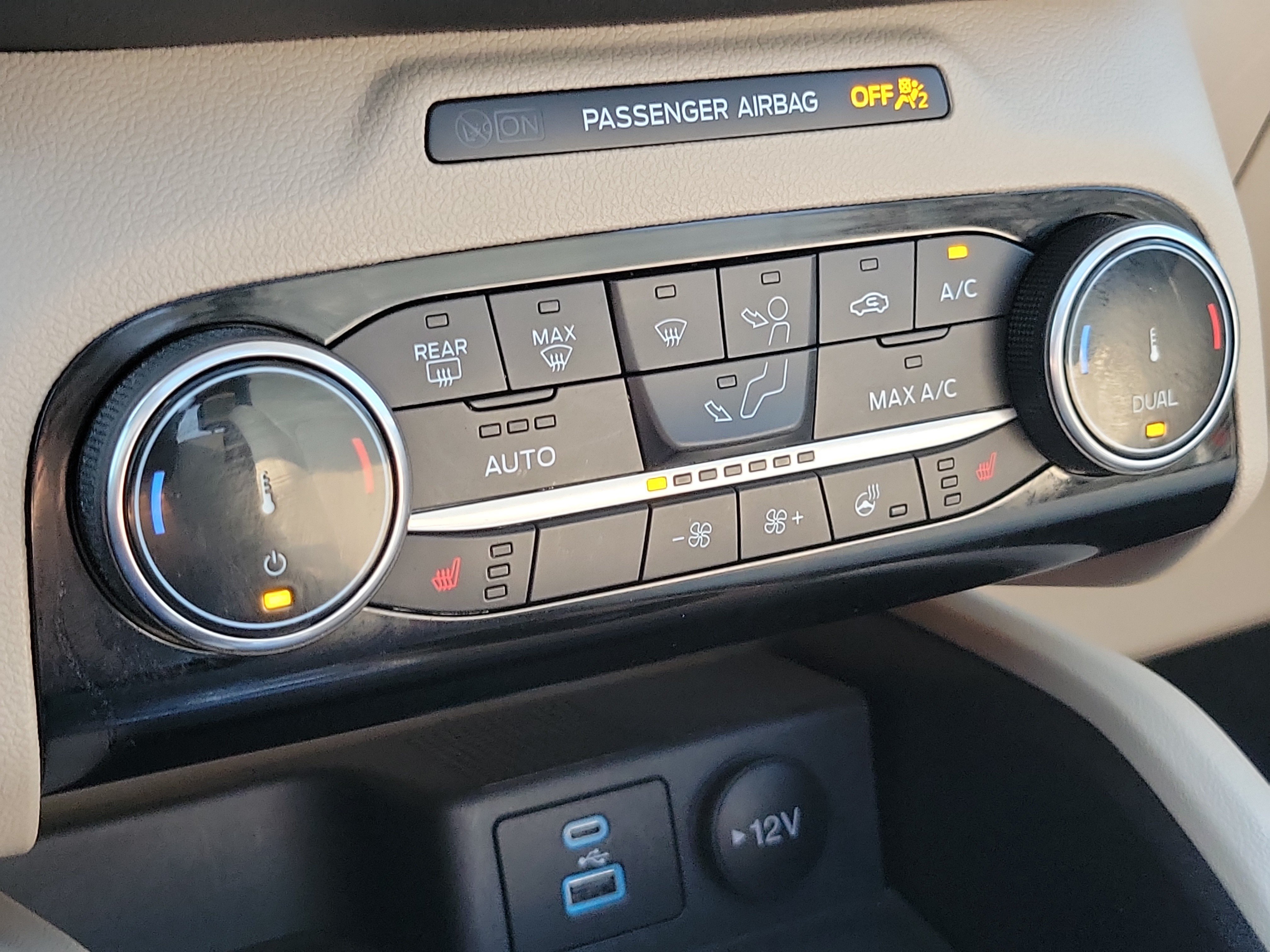 Certified 2022 Ford Escape SEL AWD/4WD image 28