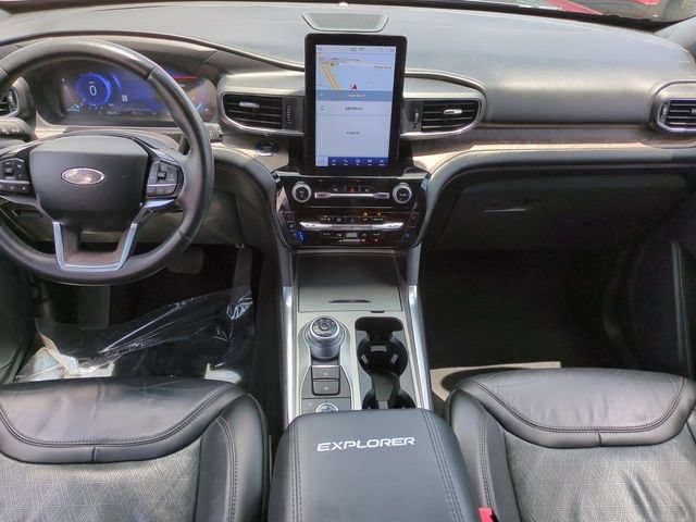 Certified 2023 Ford Explorer Platinum w/ Technology Package AWD/4WD image 15