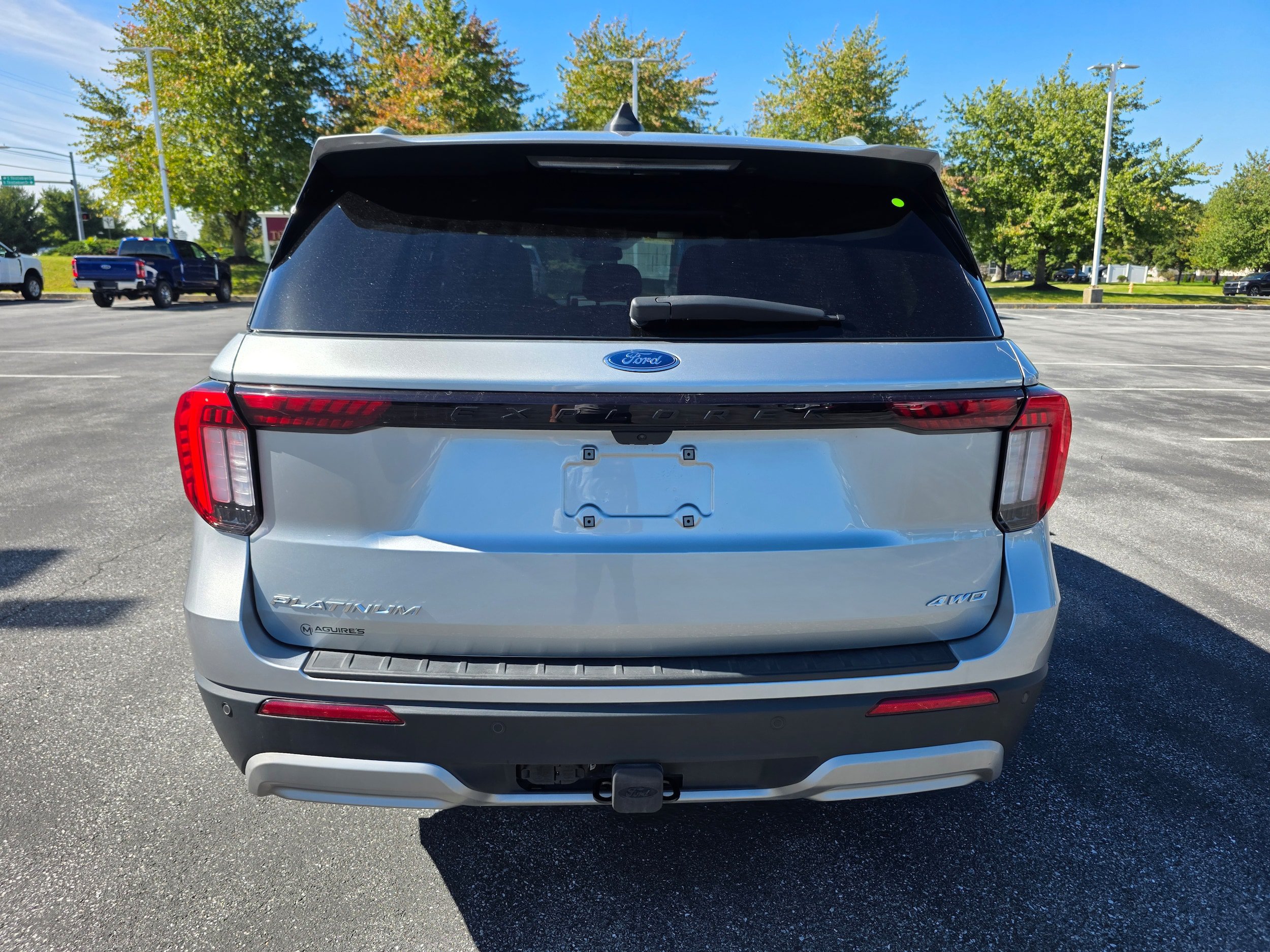 Certified 2025 Ford Explorer Platinum AWD/4WD image 4
