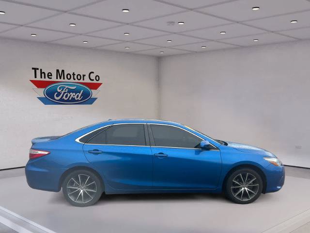 Used 2017 Toyota Camry XSE w/ Moonroof Package FWD image 4